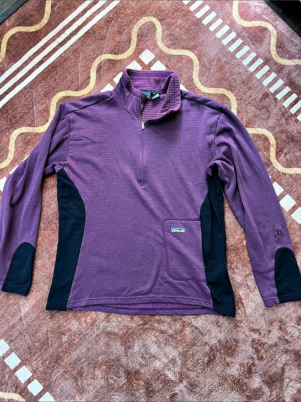 Patagonia Women's Vintage R1 Pullover Burgandy Size Medium